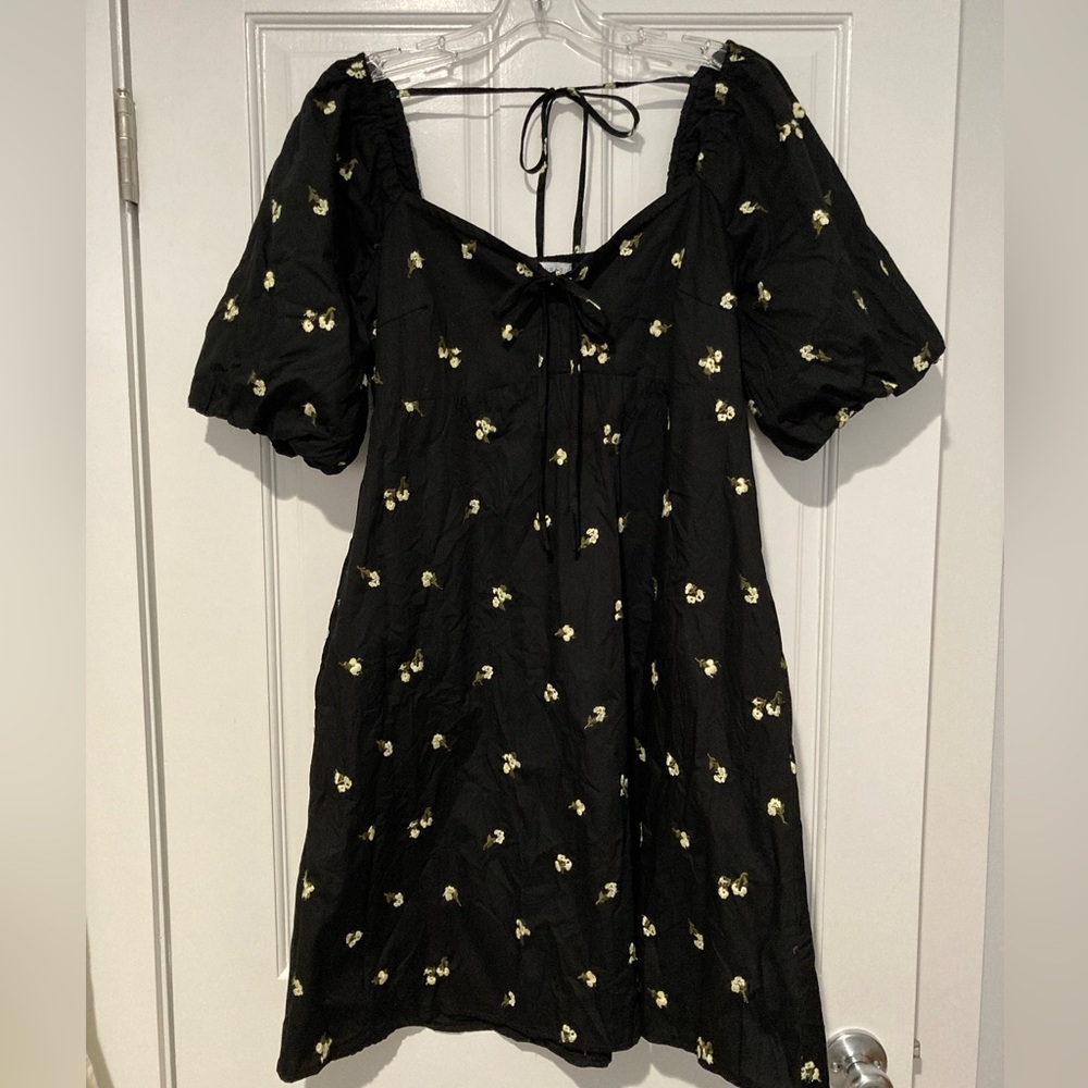 Lucy Paris Zuma Floral Embroidered Dress Women’s Medium